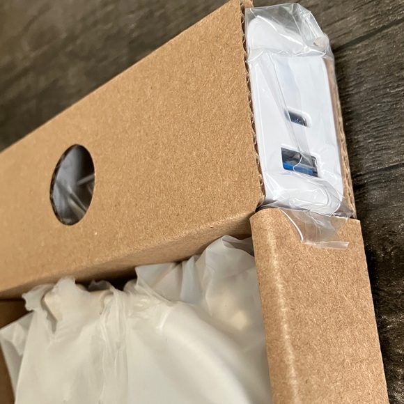 Best Buy Essentials 20W USB-C Wall Charger Kit - Picture 4 of 6